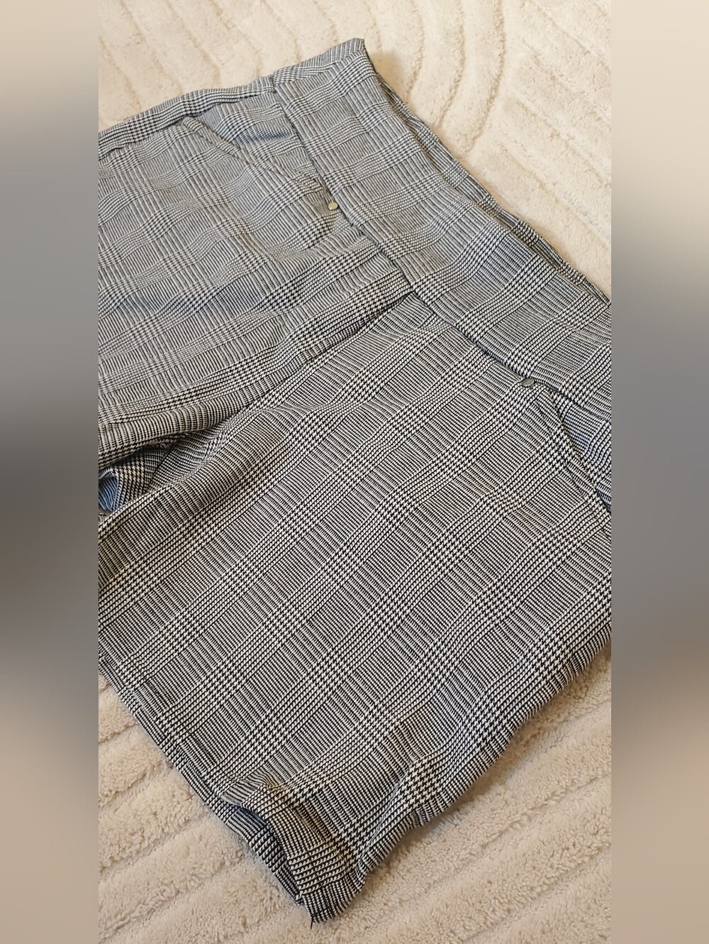 INC International Concepts Gray Plaid Women's Shorts - Picture 2 of 12